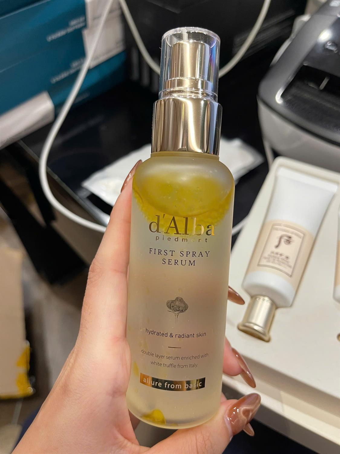 XỊT DƯỠNG D'ALBA - cấp ẩm , căng bóng da - 100ml