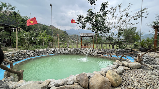 Suối khoáng nóng bản Hốc Văn Chấn - Spa Massage tại Văn Chấn, Yên Bái