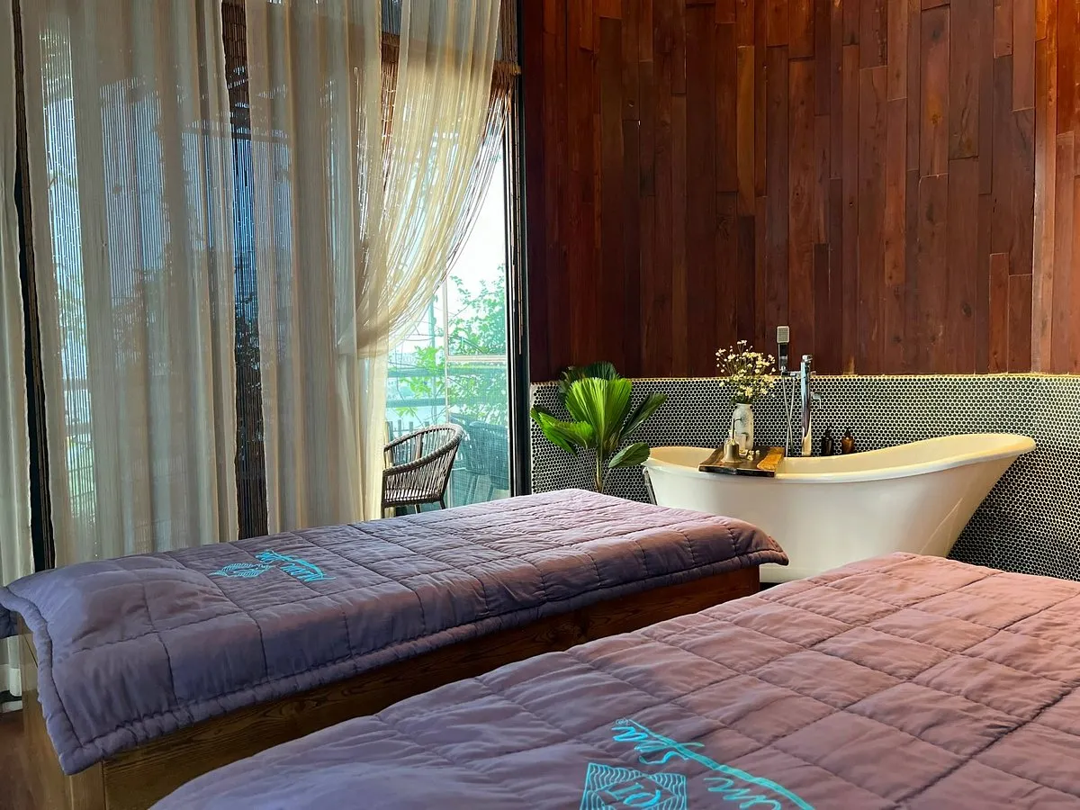 Khách hàng thư giãn tại Anam QT Spa