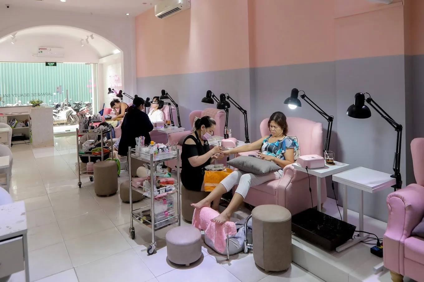 Dịch vụ làm đẹp tại Nails Spa Quận 1