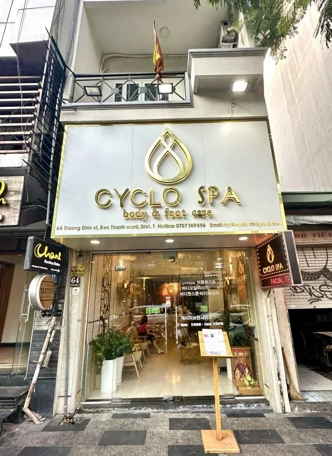 Khách hàng thư giãn tại Cyclo Spa