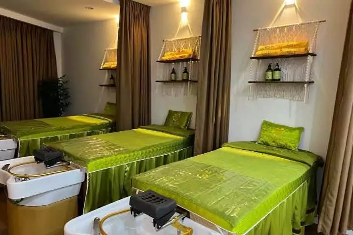 Khách hàng thư giãn tại Nhi Vera Spa