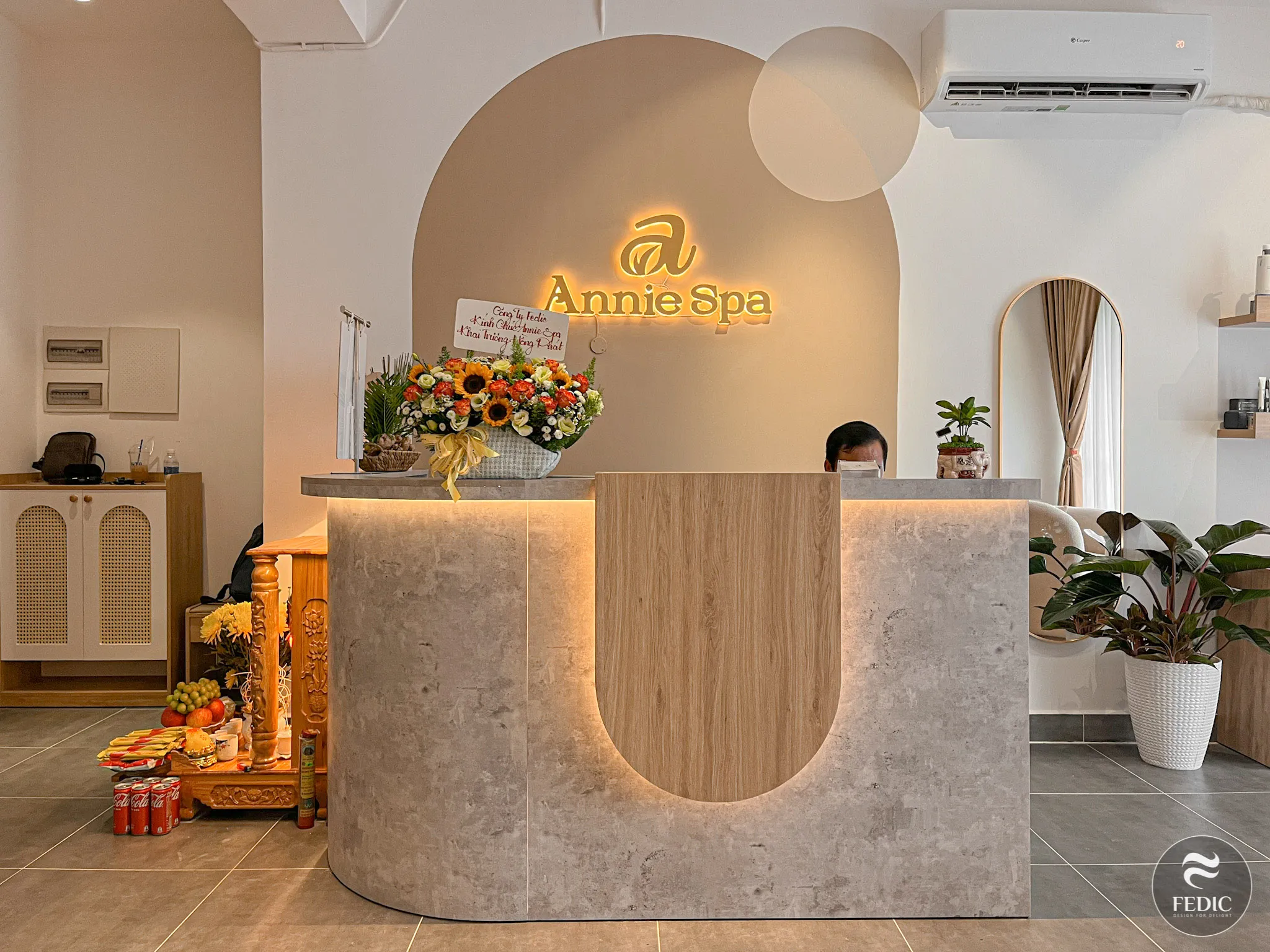 Khách hàng thư giãn tại ANie Spa