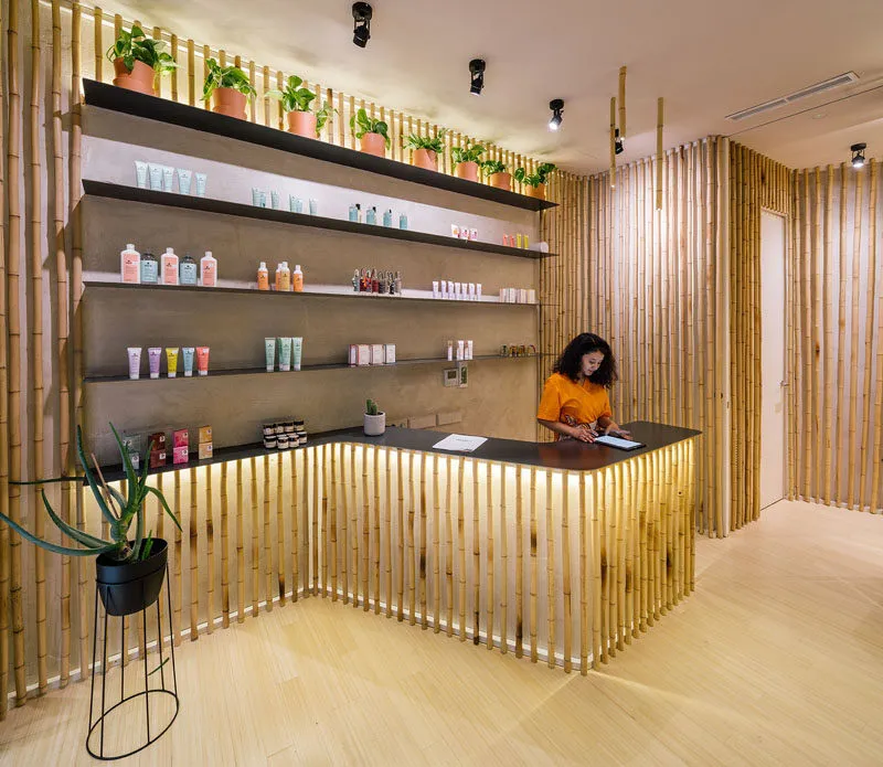 Khách hàng thư giãn tại Bamboo Spa