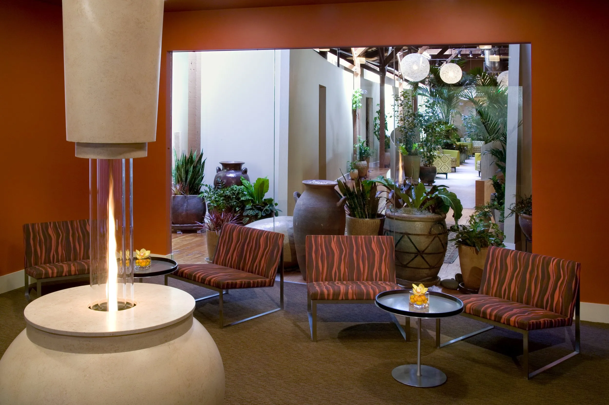 Khách hàng thư giãn tại Sen Spa