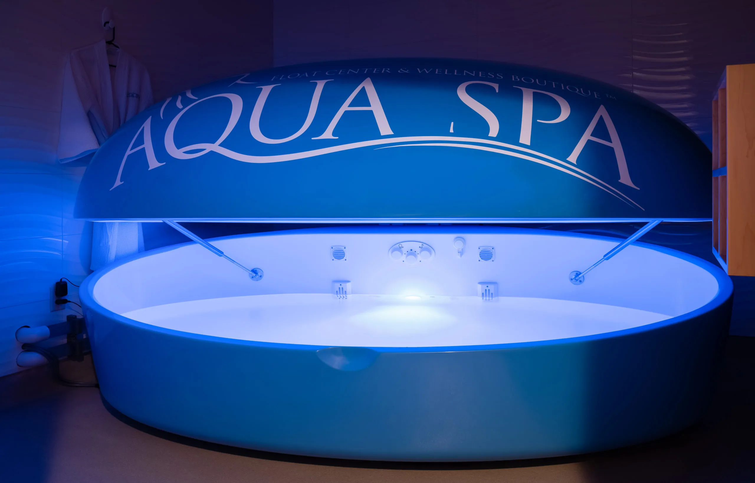 Khách hàng thư giãn tại Aqua Spa
