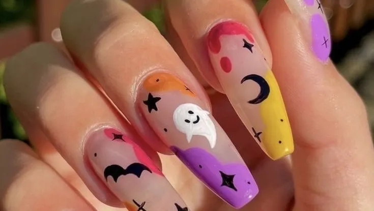 Khách hàng thư giãn tại Nail Thanh Trúc