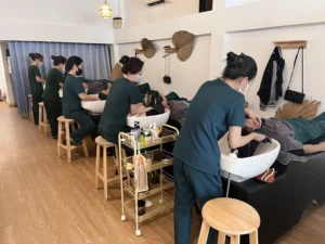 Không gian nội thất tại Mâm Xôi Đỏ Hair Spa