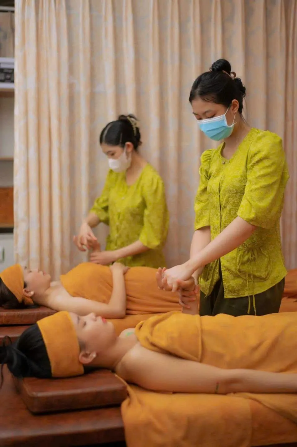 Khách hàng thư giãn tại An Nhiên Spa
