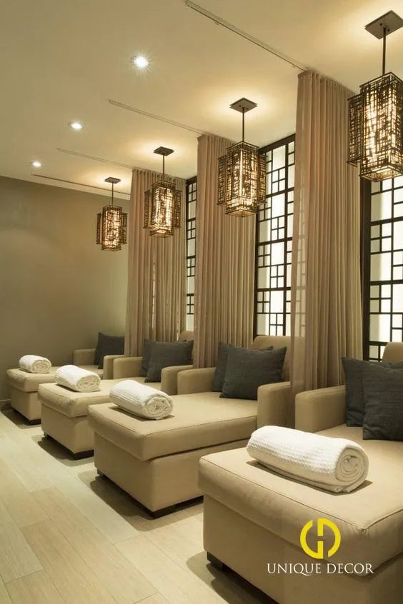 Khách hàng thư giãn tại Spa Liên Liên