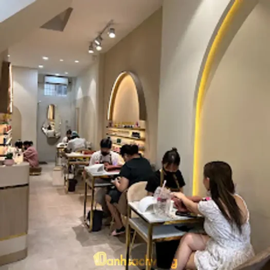 Khách hàng thư giãn tại Jenna Thanh Quận 10