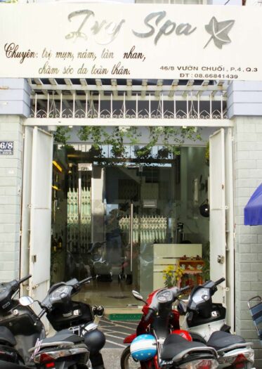 Khách hàng thư giãn tại Ivy Spa