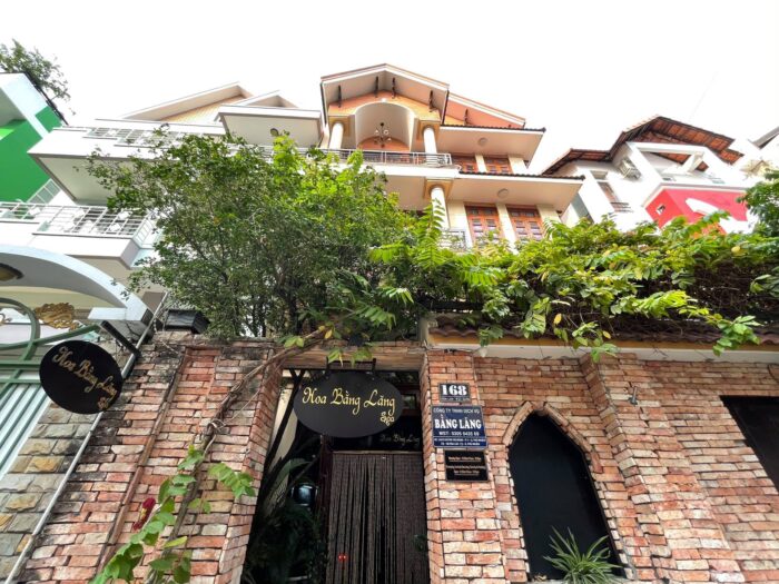 Khách hàng thư giãn tại Spa Hoa Bằng Lăng