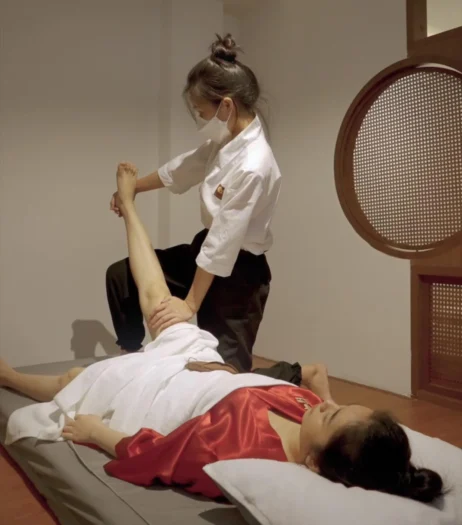 Dịch vụ làm đẹp tại Massage Nuru Cổ Phong Q10