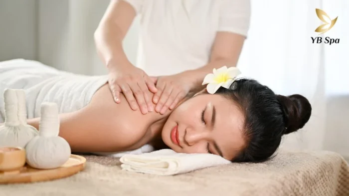 Khách hàng thư giãn tại Nhỏ Premium Spa