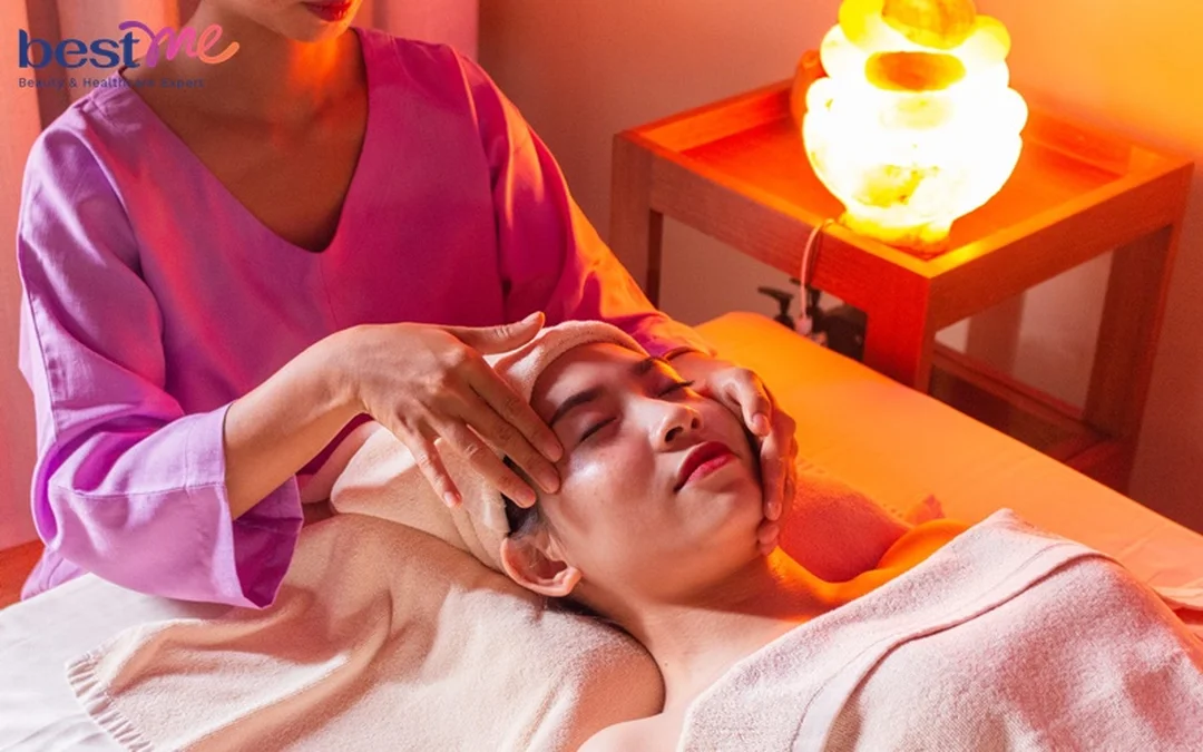 ảnh massage mặt chăm sóc da chuyên sâu