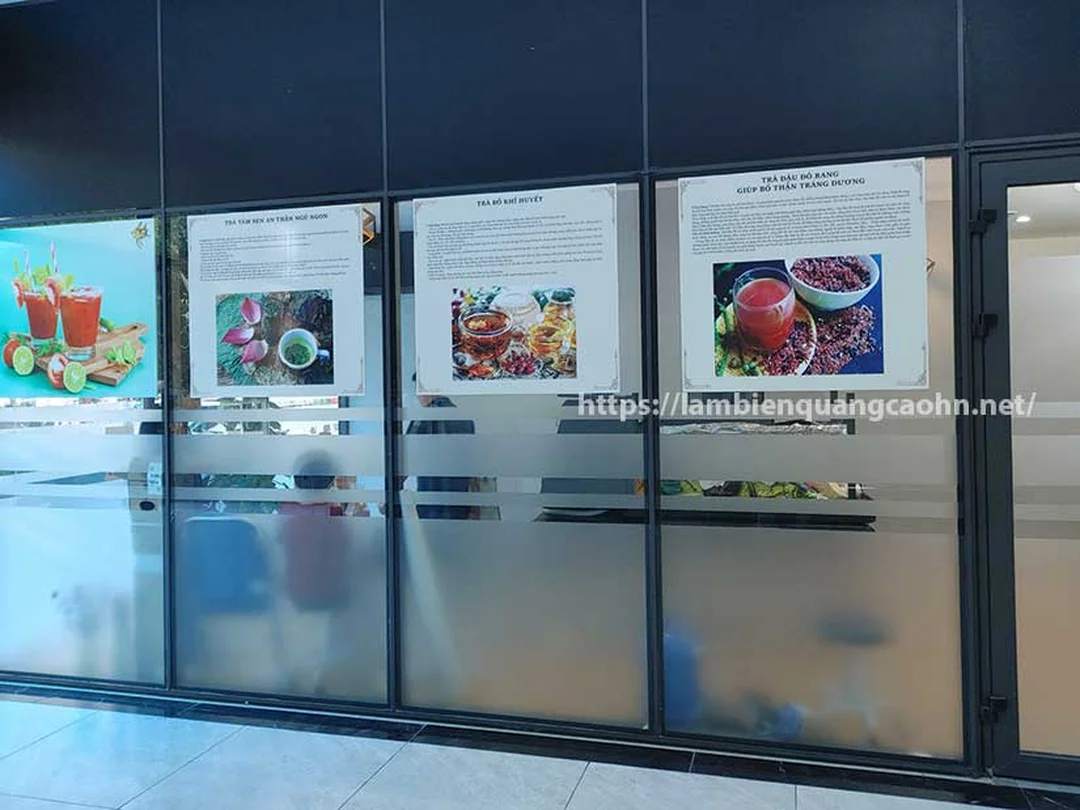 biển quảng cáo spa chăm sóc da với hệ biển phụ trong không gian spa