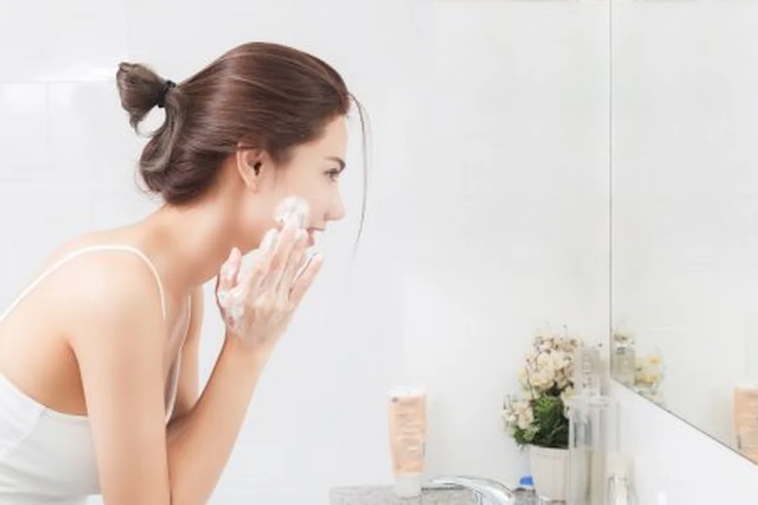 cách chăm sóc da dầu mụn với soi da và tư vấn chuyên sâu