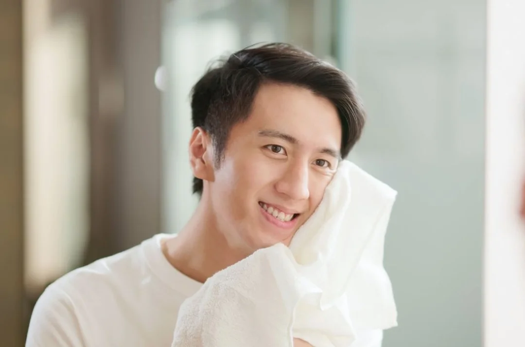 cạo râu đúng cách trong chăm sóc da mặt cho nam
