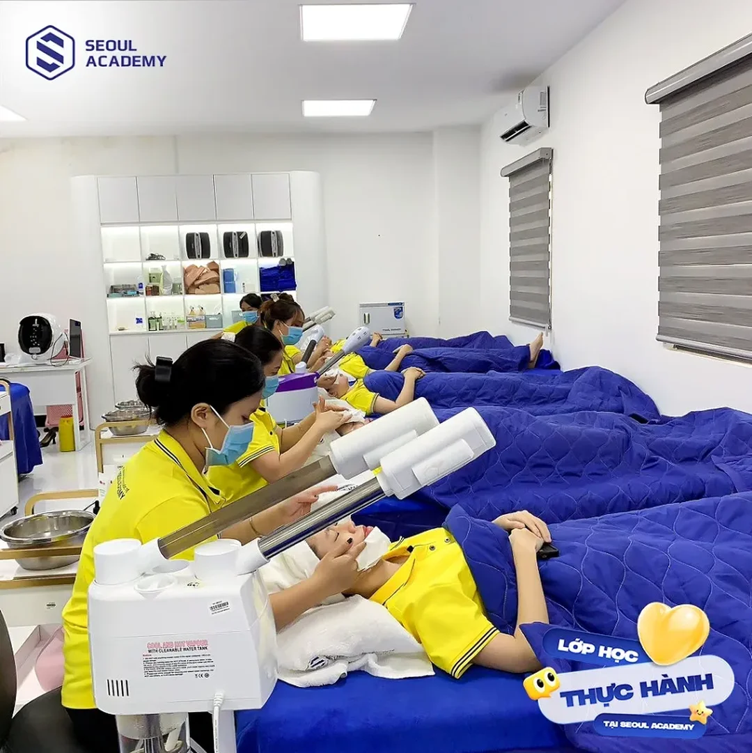 Học chăm sóc da mặt theo nhiều lộ trình cho người mới vào nghề