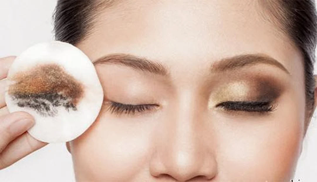 Làm sạch da mặt đúng cách tại nhà