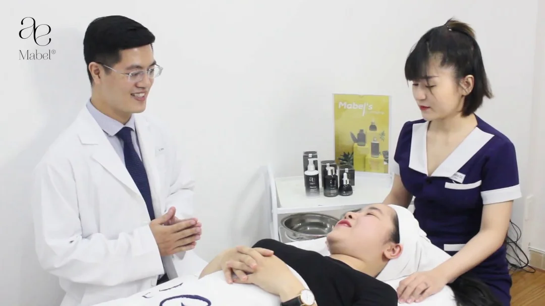Bác sĩ da liễu chia sẻ cách chăm sóc da hằng ngày