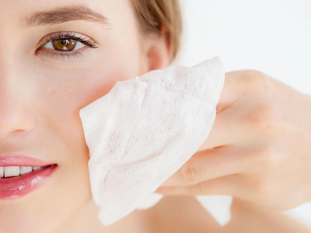 các bước chăm sóc da mặt chuyên sâu với tẩy trang và làm sạch da